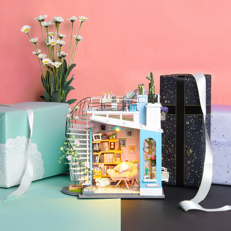 Dora s Loft miniature model kit