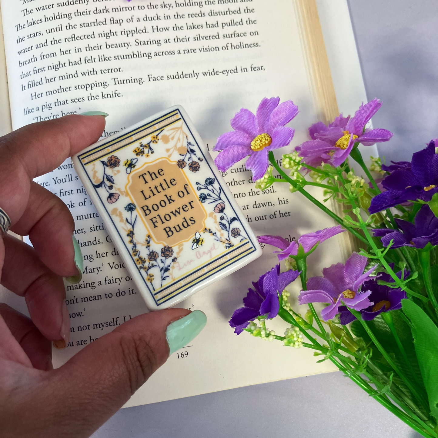 Micro Mini Little Book of Flower Buds Book Vase - The Willoughby Book ClubNon Book Product